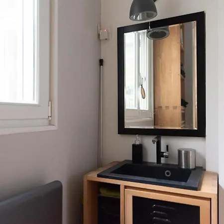 Spacious Nest With Terrace Near Batignolles Daire